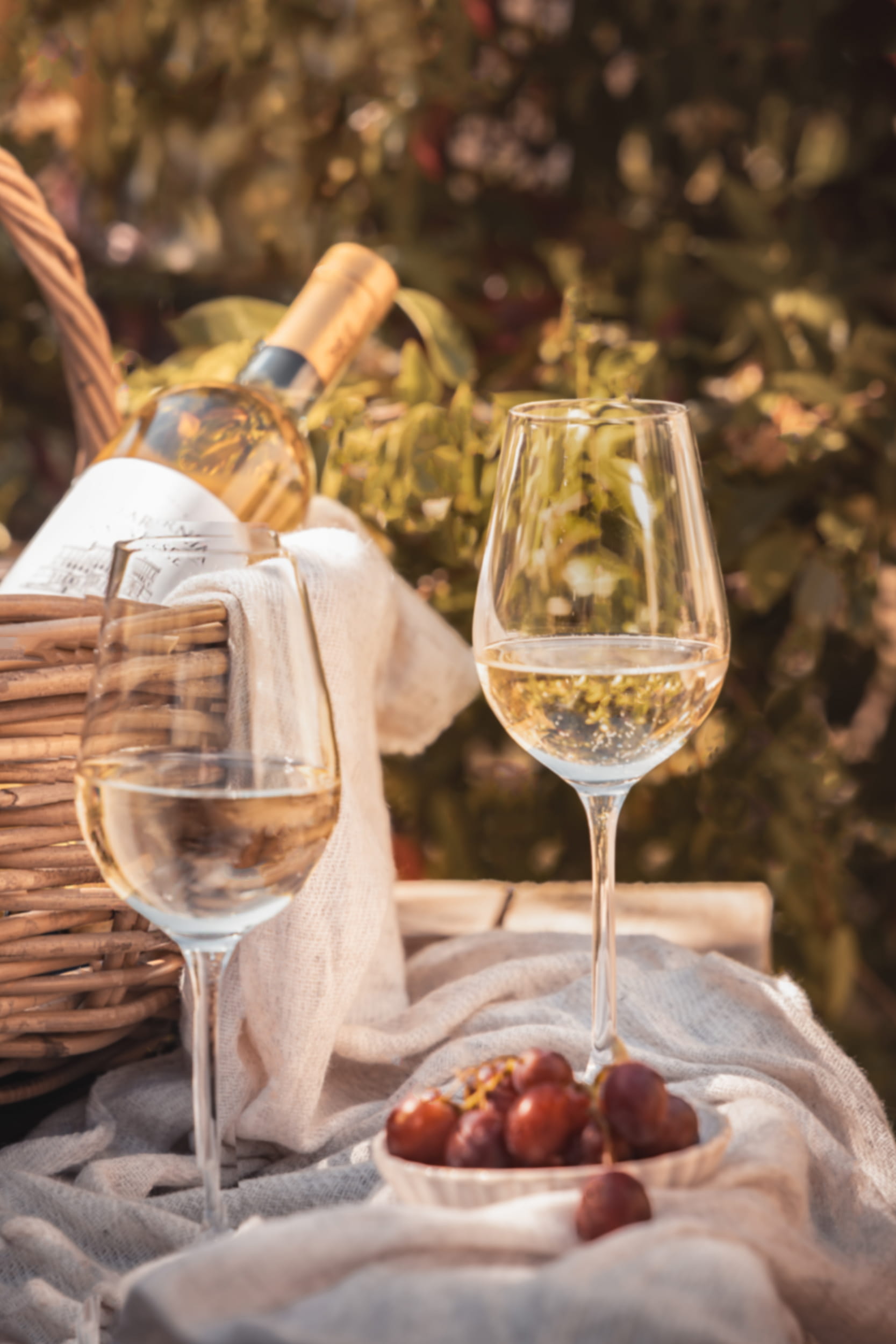 Summer Golden Hour Wine - Lou Carruthers Photography - Cotswold Food, Drink & Lifestyle Photographer