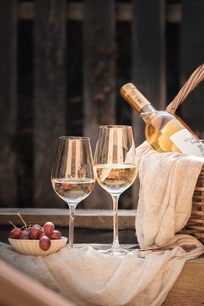 Summer Golden Hour Wine - Lou Carruthers Photography - Cotswold Food, Drink & Lifestyle Photographer